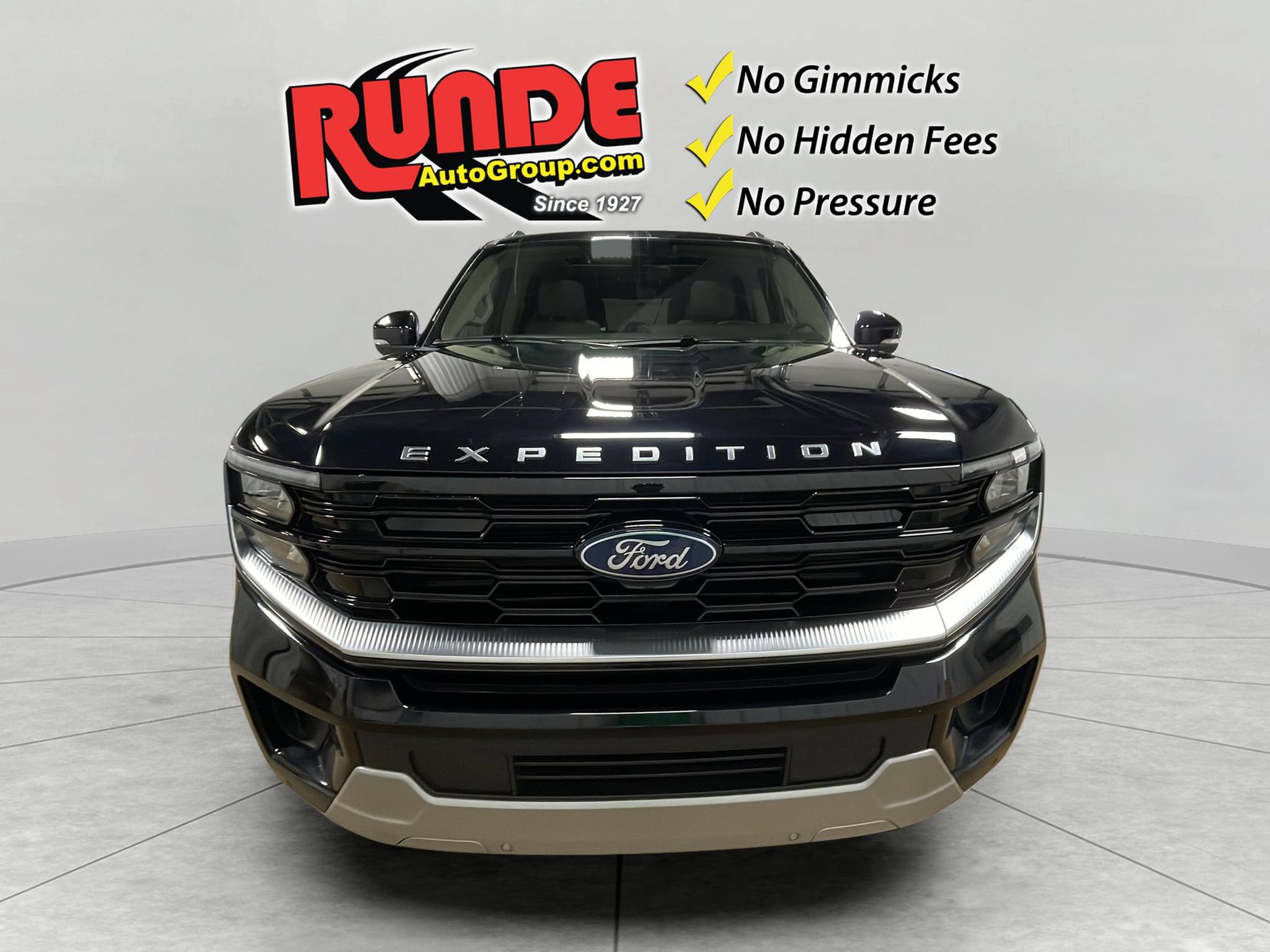 Used 2025 Ford Expedition Platinum w/ Driver's Package AWD/4WD image 9