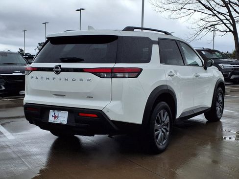 Used 2025 Nissan Pathfinder SV AWD/4WD image 6