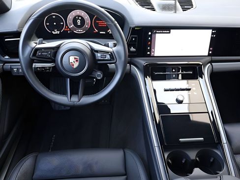 Used 2024 Porsche Panamera RWD image 14