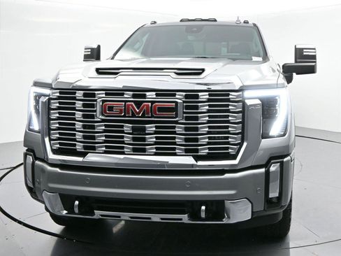 Used 2024 GMC Sierra 2500 Denali w/ Denali Reserve Package image 3