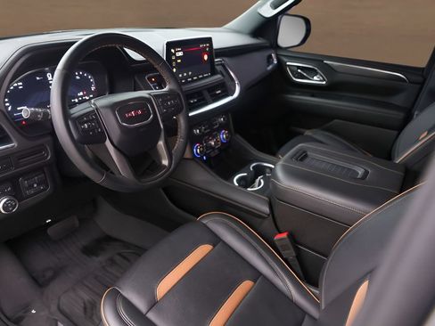 Used 2023 GMC Yukon XL AT4 w/ LPO, Floor Liner Package AWD/4WD image 10