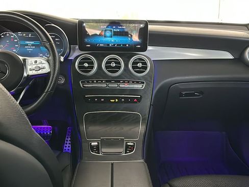 Used 2021 Mercedes-Benz GLC 300 image 25