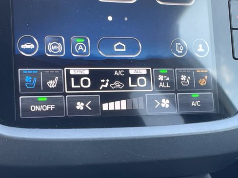 Certified 2025 Subaru Forester Touring AWD/4WD image 28