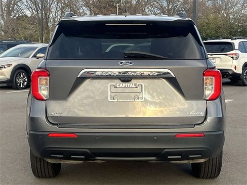 Used 2022 Ford Explorer XLT image 34
