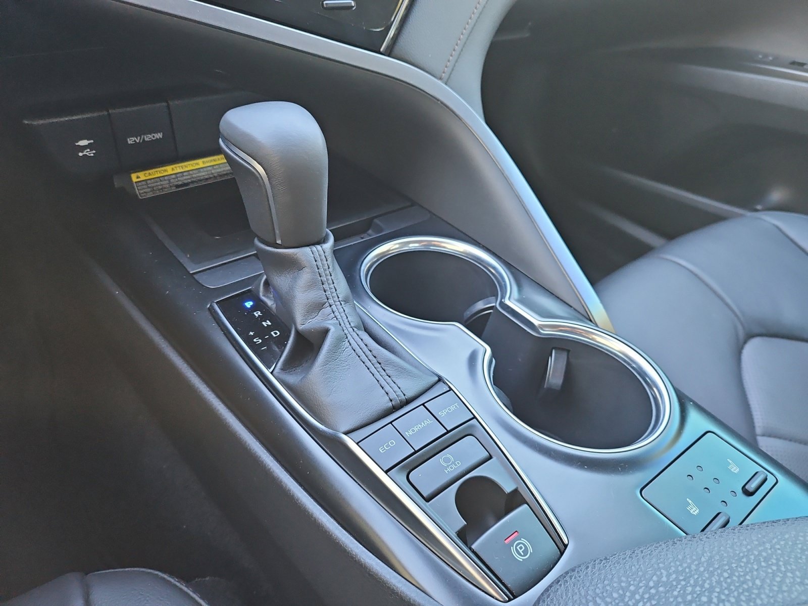 Used 2019 Toyota Camry XLE FWD image 30
