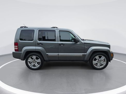 Used 2012 Jeep Liberty Limited Jet AWD/4WD image 2
