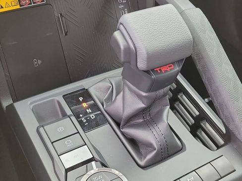 Used 2025 Toyota Tacoma TRD Off-Road image 23