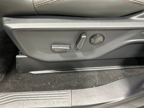 New 2025 Ford Expedition Max Active image 10