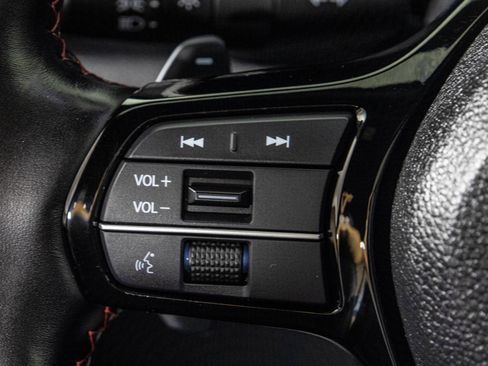 Used 2025 Honda Pilot Black Edition image 36