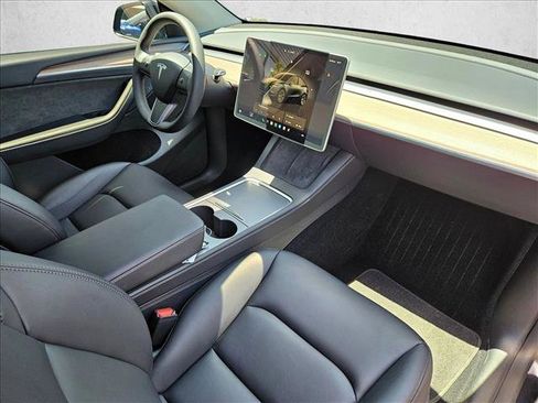 Used 2025 Tesla Model Y Long Range RWD image 28