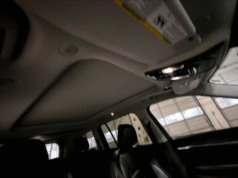 Used 2023 Jeep Grand Cherokee Limited w/ Luxury Tech Group II image 14