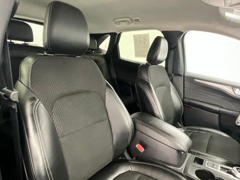 Used 2025 Ford Escape SE FWD image 13