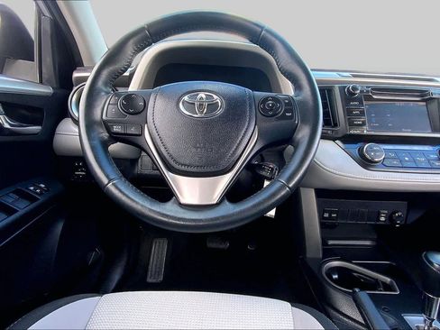 Used 2016 Toyota RAV4 XLE FWD image 6