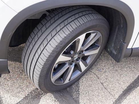 Used 2023 Honda Pilot Touring image 13