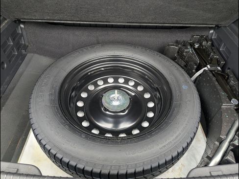 Used 2023 Volkswagen Atlas Cross Sport SE image 24