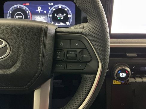 Used 2025 Toyota Tacoma Trailhunter AWD/4WD image 14