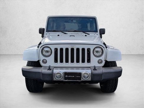 Used 2018 Jeep Wrangler Unlimited Sahara image 3