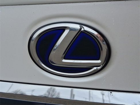 Used 2022 Lexus ES 300h w/ Accessory Package image 29