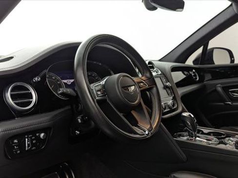 Used 2018 Bentley Bentayga AWD/4WD image 23