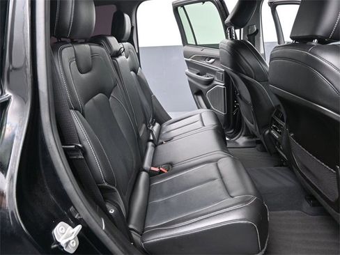 Used 2023 Jeep Grand Cherokee Limited w/ Luxury Tech Group II image 27