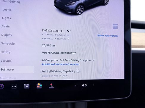Used 2023 Tesla Model Y Long Range AWD/4WD image 31