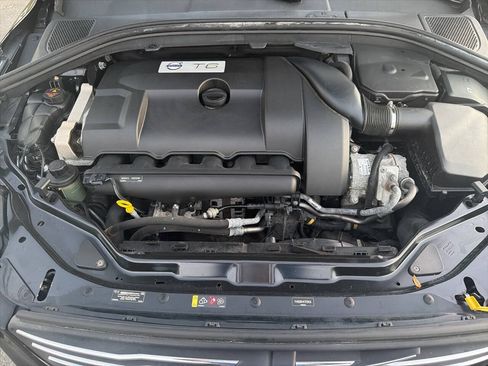 Used 2015 Volvo XC60 T6 w/ Proximity Package AWD/4WD image 32