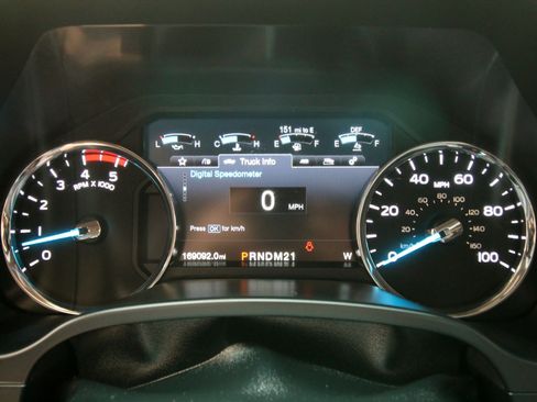 Used 2017 Ford F350 Lariat w/ Lariat Value Package AWD/4WD image 28