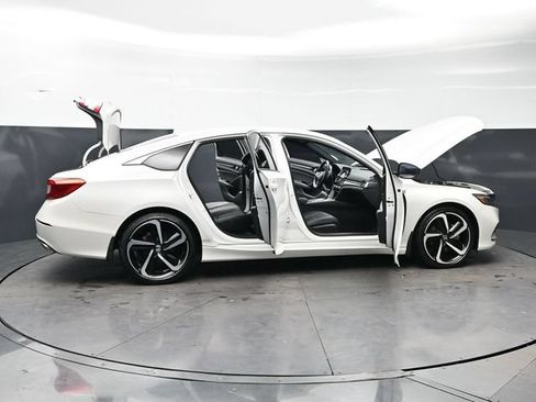 Used 2018 Honda Accord Sport image 33