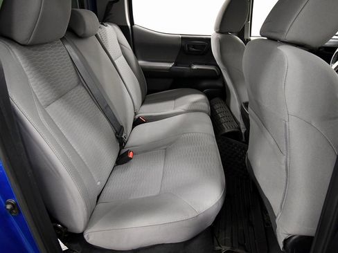 Used 2017 Toyota Tacoma SR5 image 16