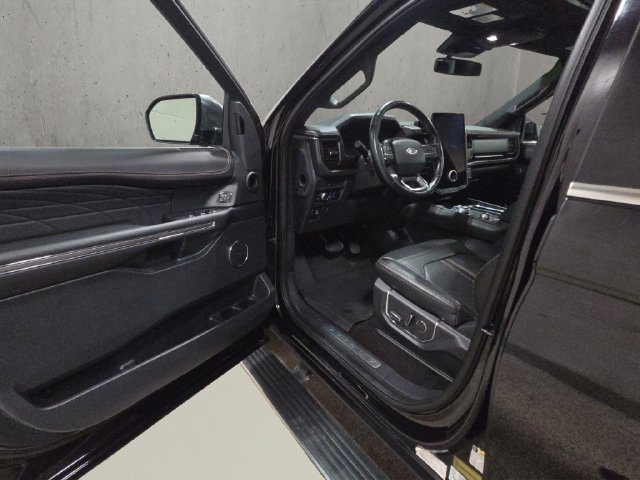 Certified 2022 Ford Expedition Max Platinum AWD/4WD image 11