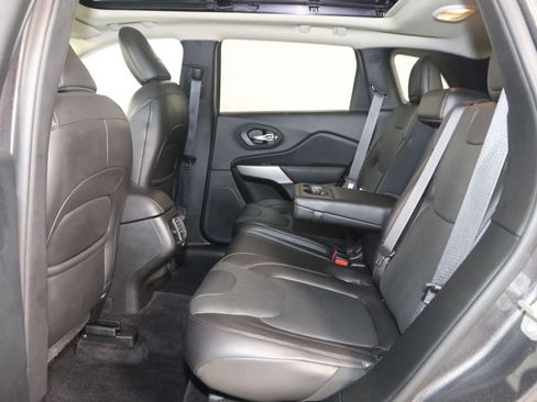 Used 2018 Jeep Cherokee Overland AWD/4WD image 43