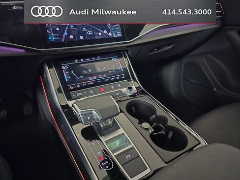 Used 2023 Audi Q7 2.0T Premium Plus w/ Premium Plus Package AWD/4WD image 32