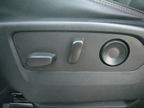 Used 2022 Chevrolet Tahoe RST w/ Luxury Package image 30