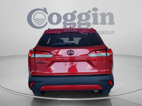 Used 2022 Toyota Corolla Cross LE w/ Moonroof Package FWD image 4