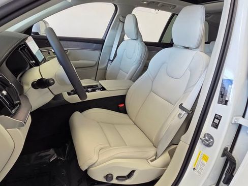New 2026 Volvo XC90 B6 Ultra w/ Protection Package AWD/4WD image 8