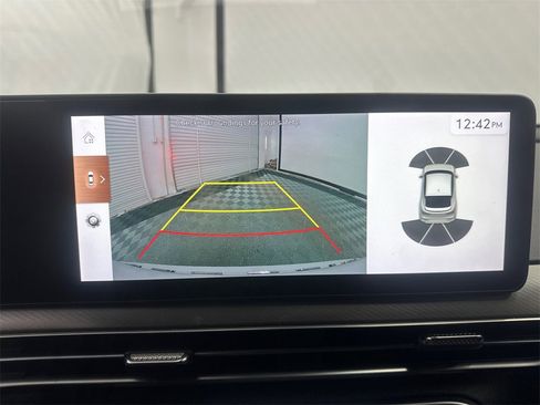 Used 2024 Genesis GV60 RWD image 32