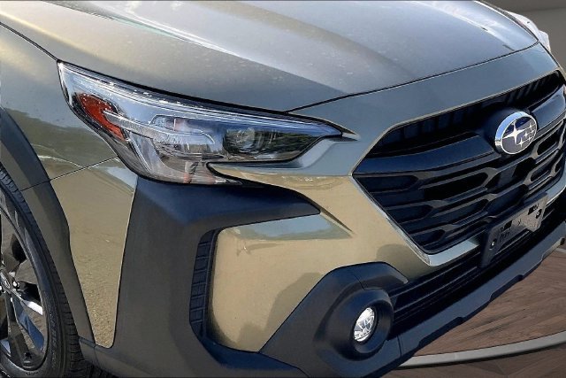 Used 2025 Subaru Outback Onyx Edition AWD/4WD image 26
