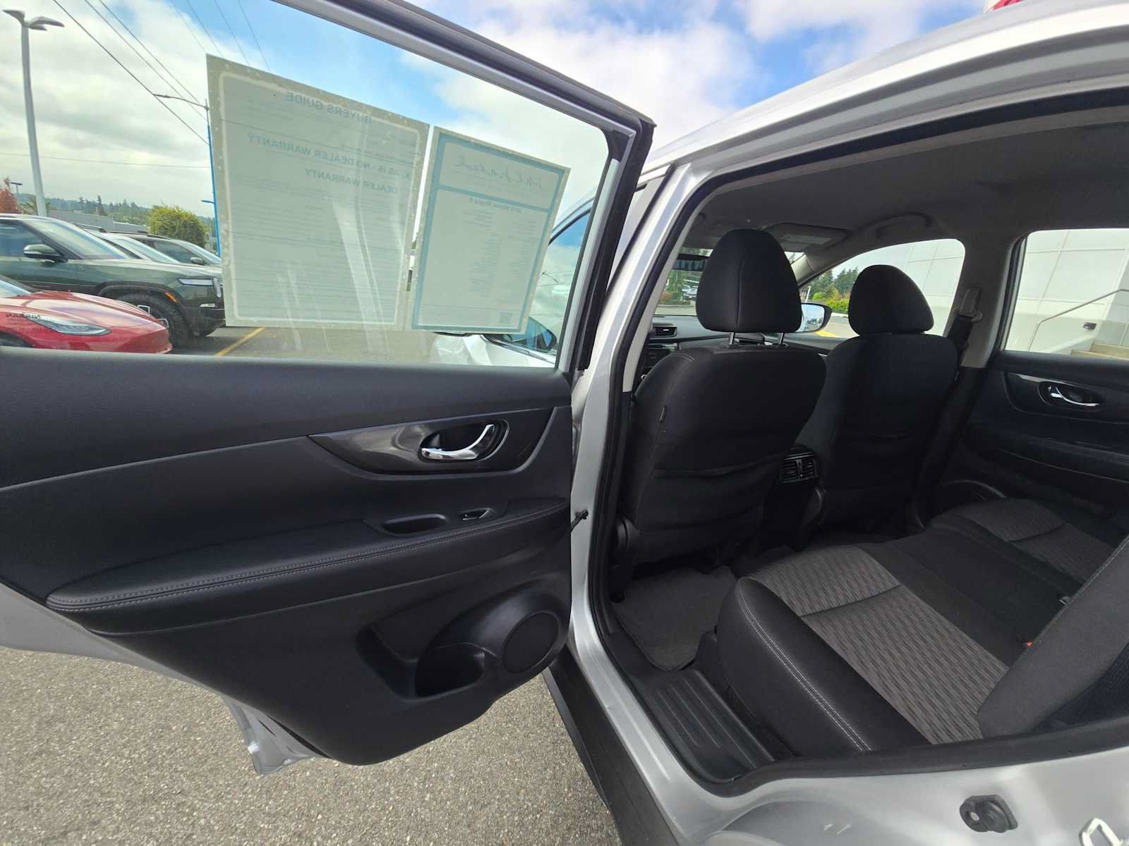 Used 2018 Nissan Rogue S AWD/4WD image 15