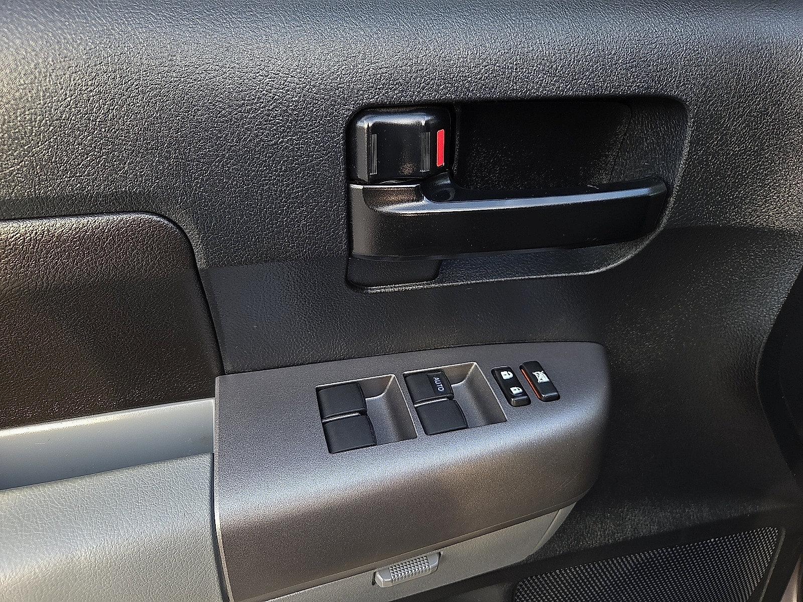 Used 2012 Toyota Tundra 4x4 CrewMax w/ TRD Off-Road Pkg image 13