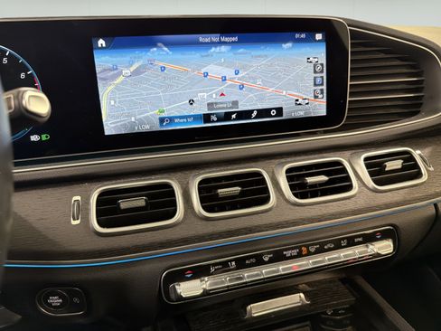 Used 2022 Mercedes-Benz GLS 450 4MATIC image 18