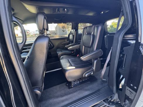 Used 2019 Dodge Grand Caravan GT FWD image 25