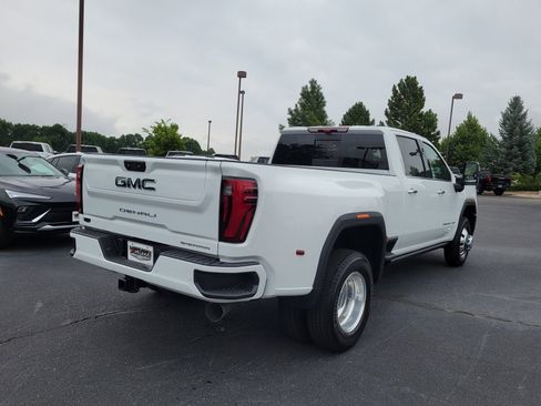New 2025 GMC Sierra 3500 Denali Ultimate image 3
