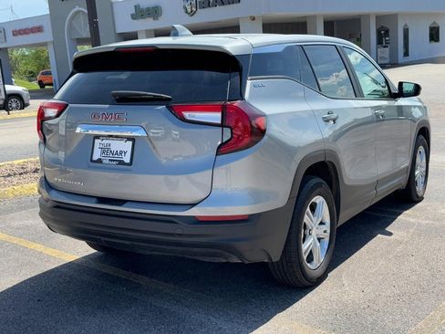Used 2024 GMC Terrain SLE FWD image 4