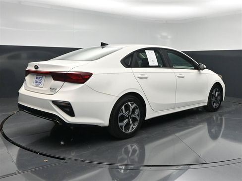 Used 2019 Kia Forte LXS FWD image 6