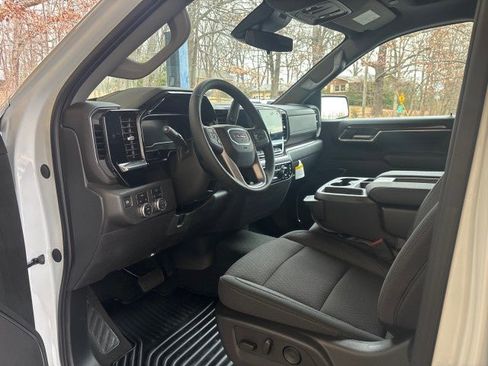 New 2025 GMC Sierra 1500 Elevation image 14