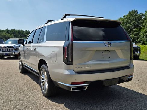 Used 2022 Cadillac Escalade ESV Premium Luxury w/ Performance Package AWD/4WD image 3