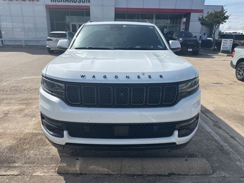 Used 2022 Jeep Wagoneer Series III RWD image 2
