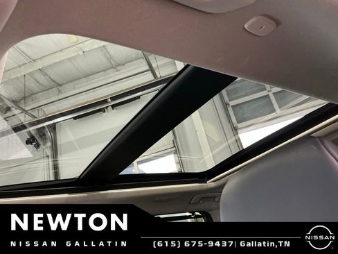 Used 2024 Nissan Rogue SV w/ SV Premium Package AWD/4WD image 6