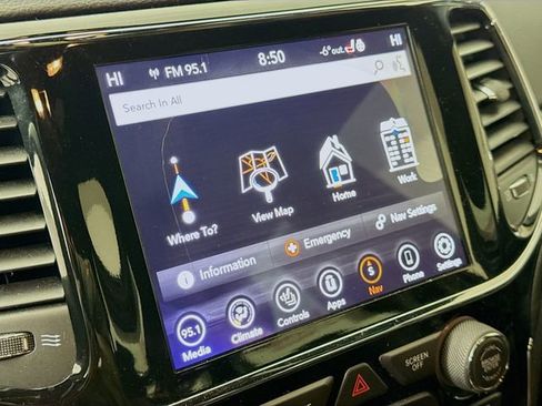 Used 2020 Jeep Grand Cherokee Altitude image 15