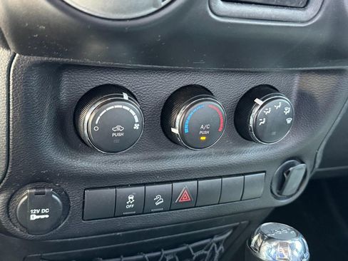 Used 2017 Jeep Wrangler Unlimited Sport w/ Connectivity Group AWD/4WD image 23